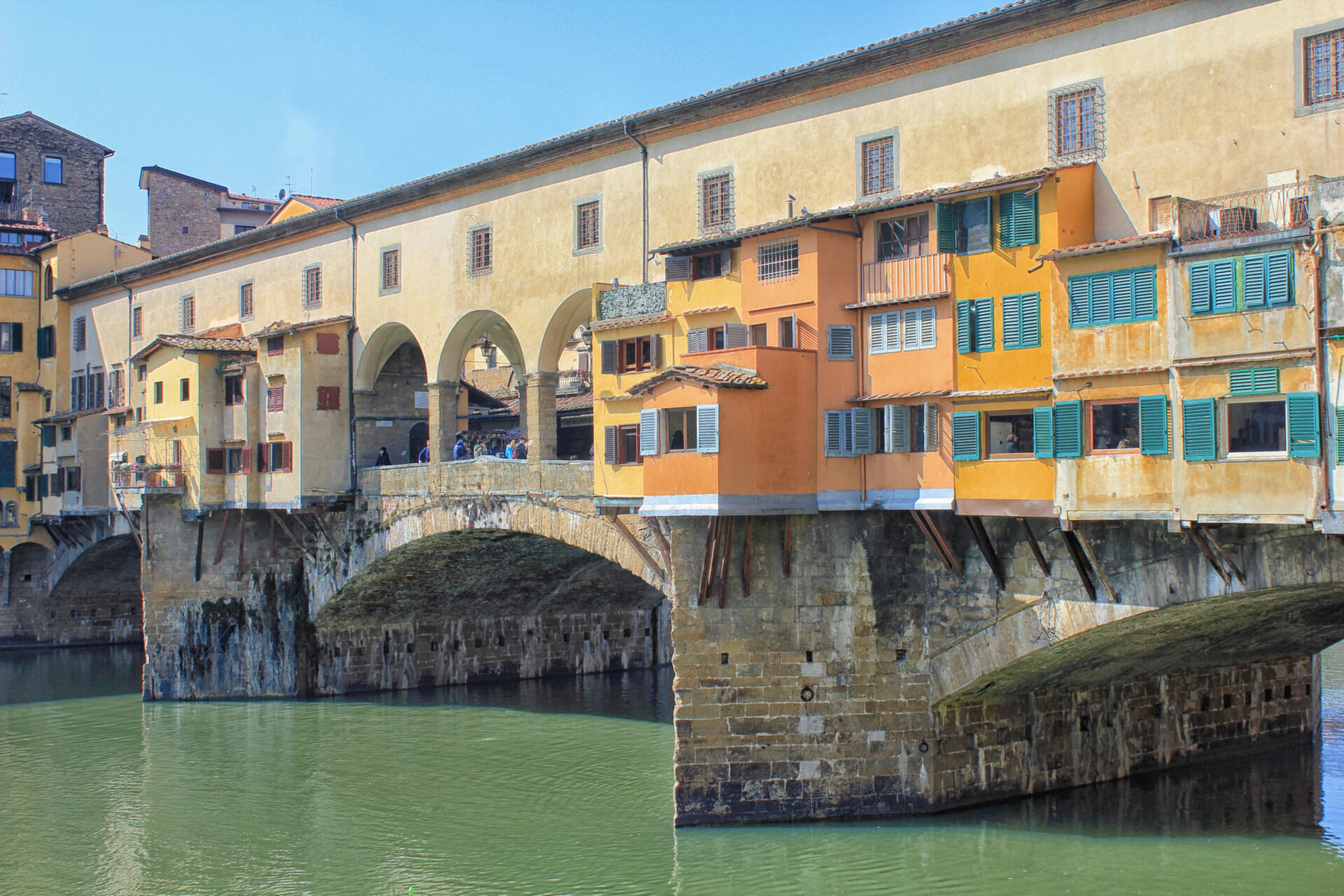 Florenz ist ein einziges großes Freiluftmuseum für alle, die Geschichte und Kultur lieben. Die Stadt in Italien ist voller interessanter Museen, Plätze, Kirche, Statuen und Kunstwerke der Renaissance.